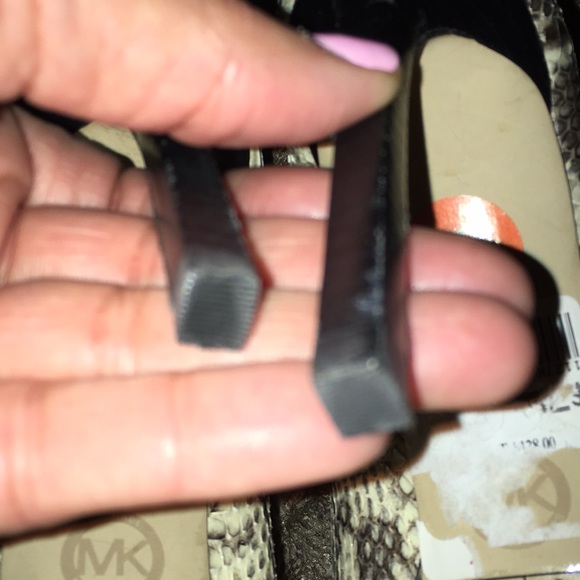 MICHAEL KORS NWT PYTHON REAL LEATHER PLATFORM BOOTIES SIZE 9.5 - Picture 9 of 12